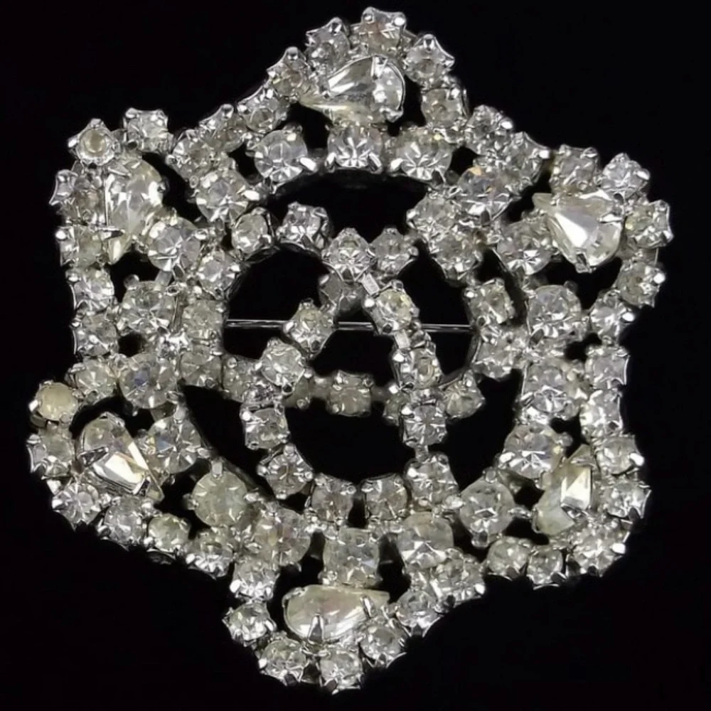 Vintage 1950s Kramer of New York Large Rhinestone Brooch‎